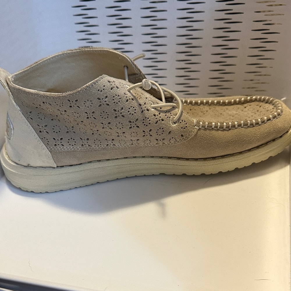 Hey Dude Beige Moccasins - Picture 6 of 14